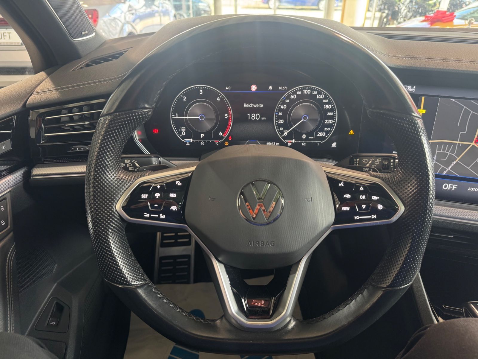Volkswagen Touareg R-Line Pano IQ LIGHT Exterieur Black Sty
