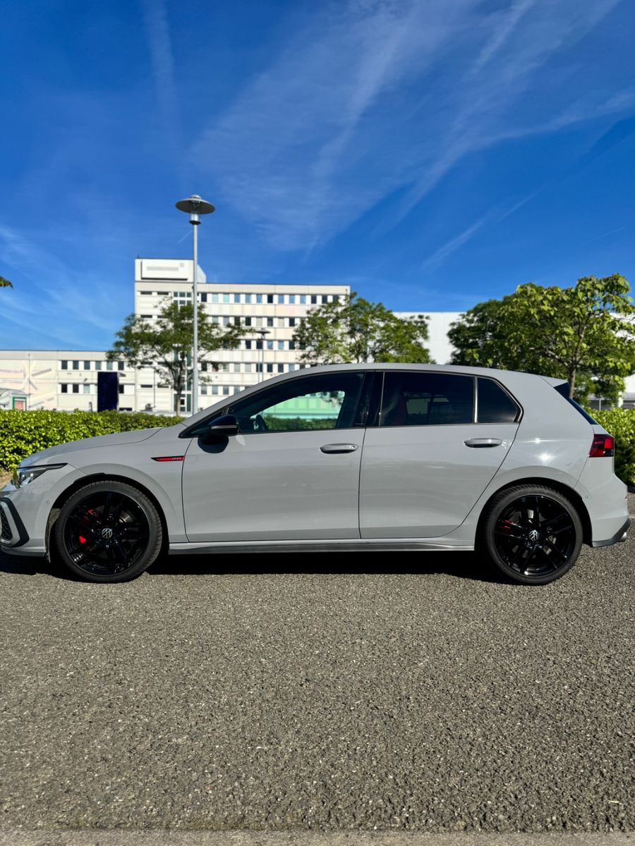 Volkswagen Golf GTI Black Style - Samsaru's Car Outlet