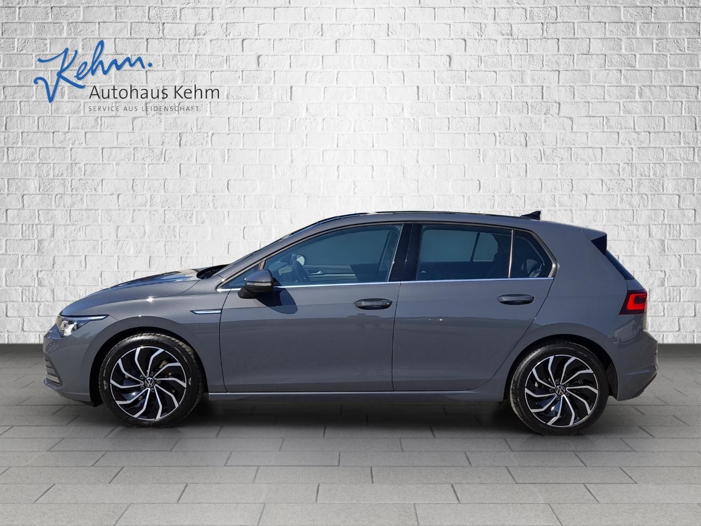 Volkswagen Golf Style VIII 1.5 TSI - Samsaru's Car Outlet