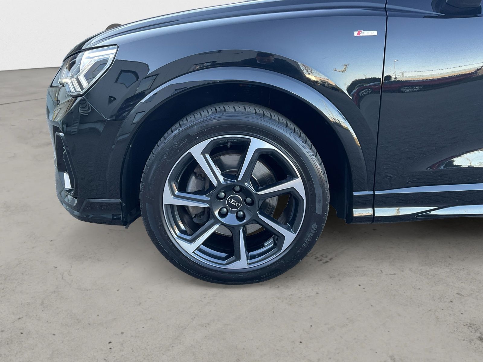 Audi Q3 40 TDI S line quattro - Samsaru's Car Outlet