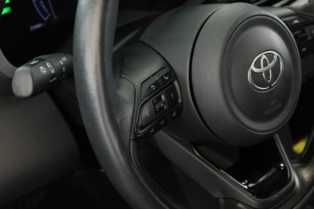 Toyota Yaris Cross CVT Team D LED Navi SHZ iACC Kam 17"
