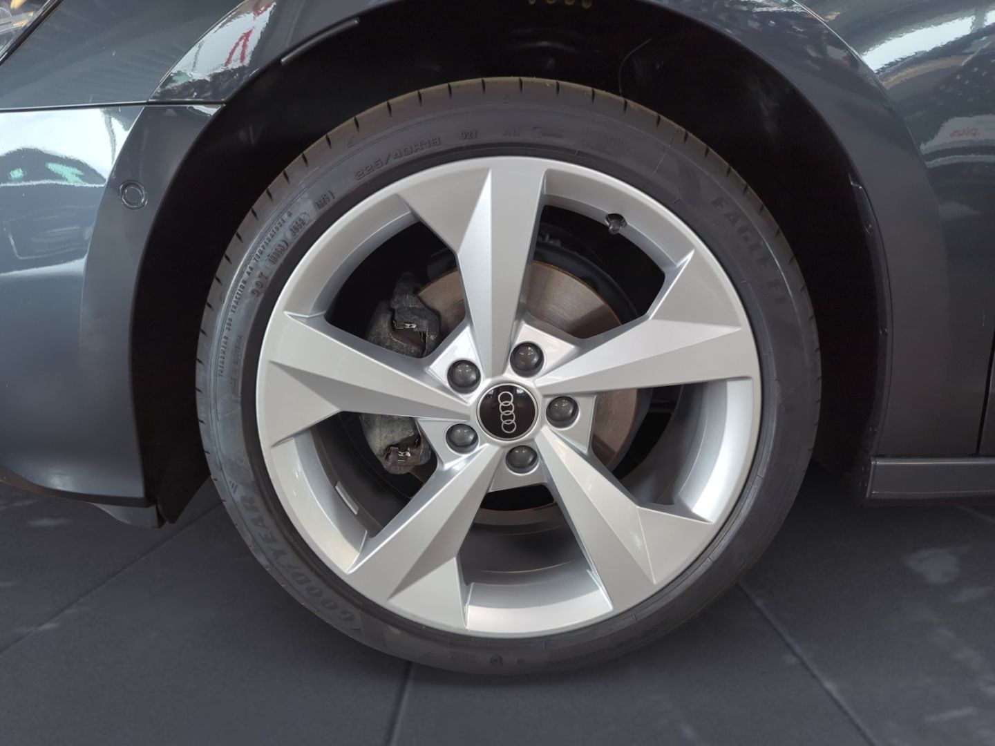 Audi A3 Limousine 30 TFSI S tronic advanced - Samsaru's Car Outlet