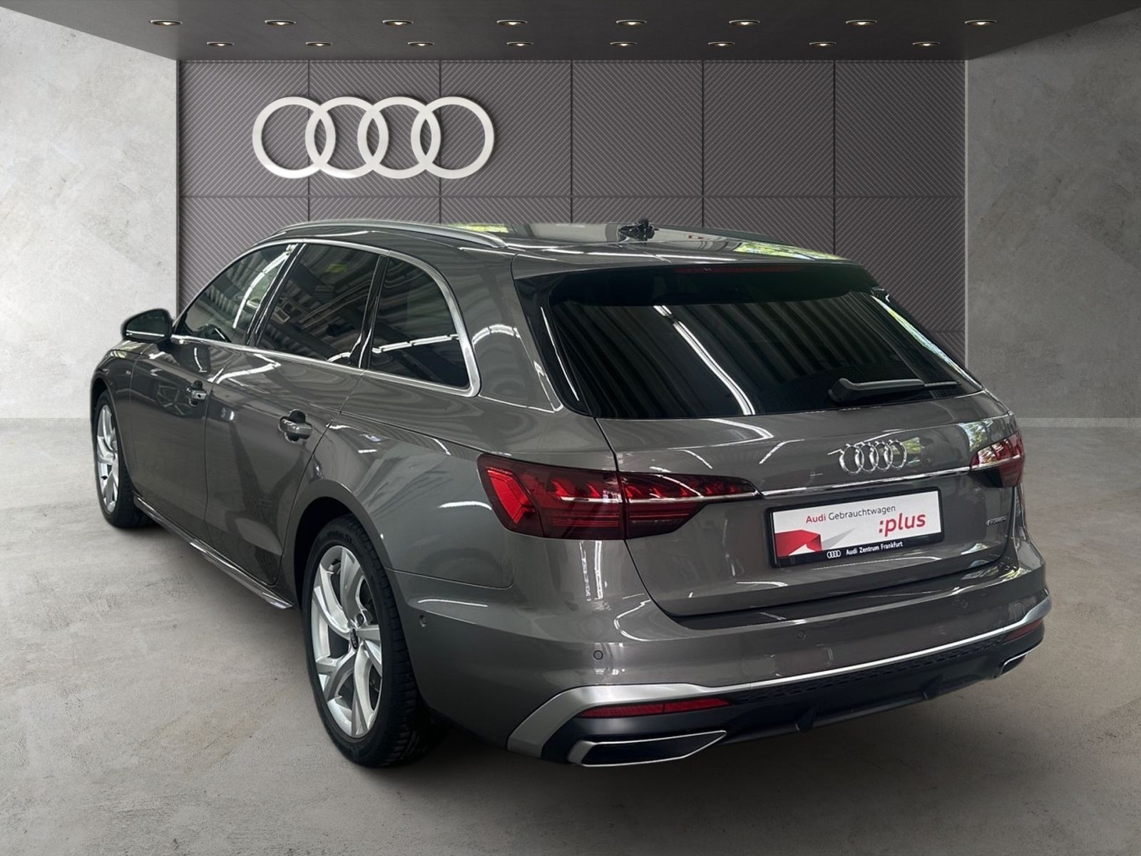 Audi A4 Avant 40 TFSI quattro S line - Samsaru's Car Outlet