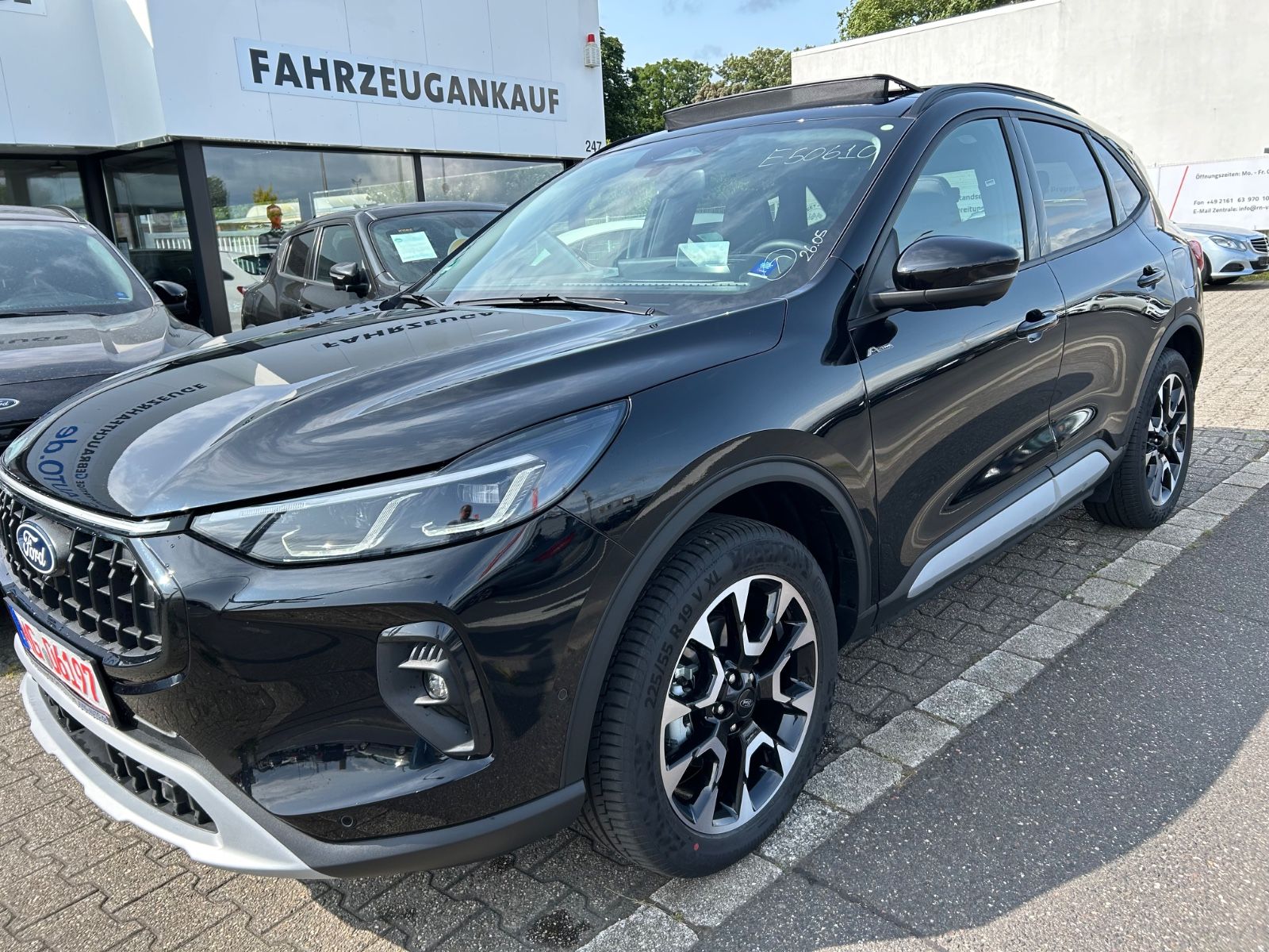 Ford Kuga Hybrid Active X AWD - Samsaru's Car Outlet