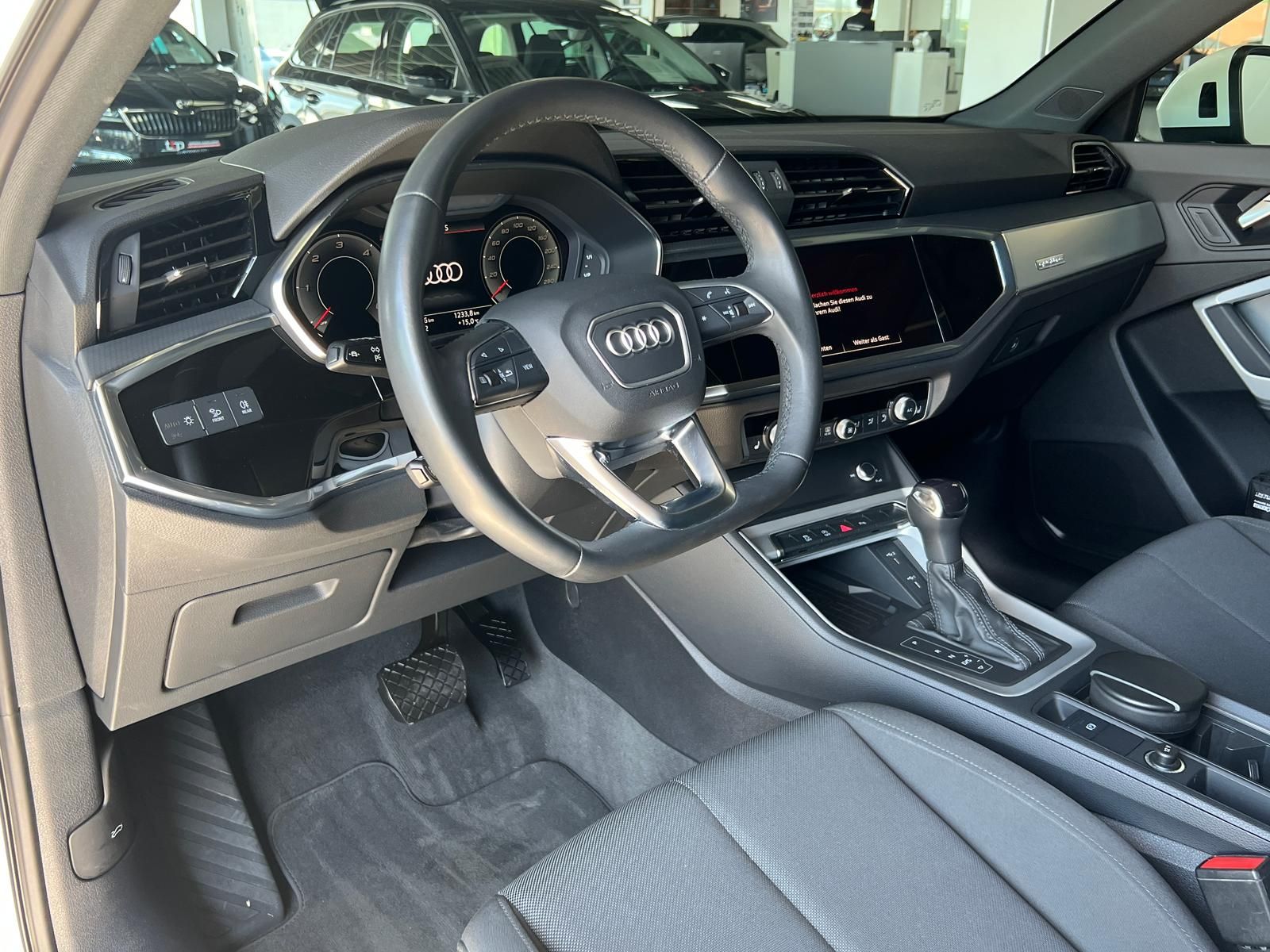 Audi Q3 40 TDI quattro - Samsaru's Car Outlet
