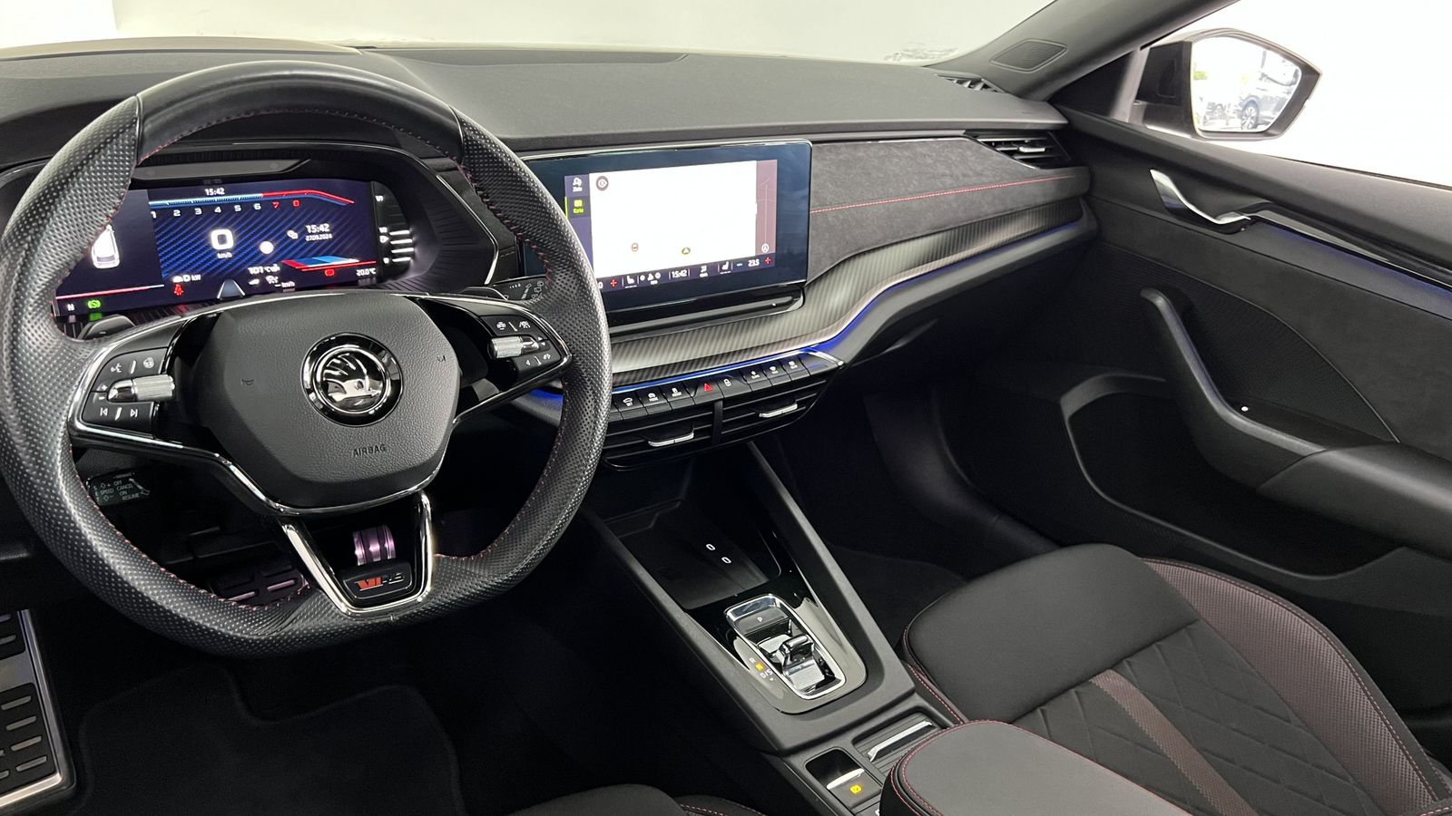 Skoda Octavia Combi RS First Edition - Samsaru's Car Outlet