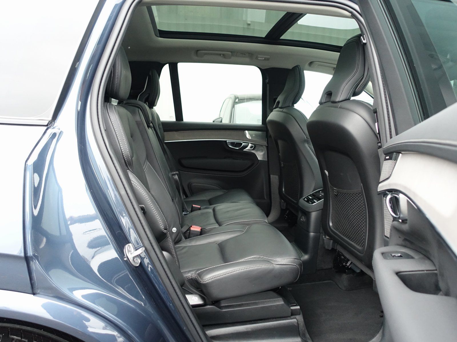 Volvo XC90 Plus T8 AWD/B&W/HeadUP/Pano/360°/FourC/AHK