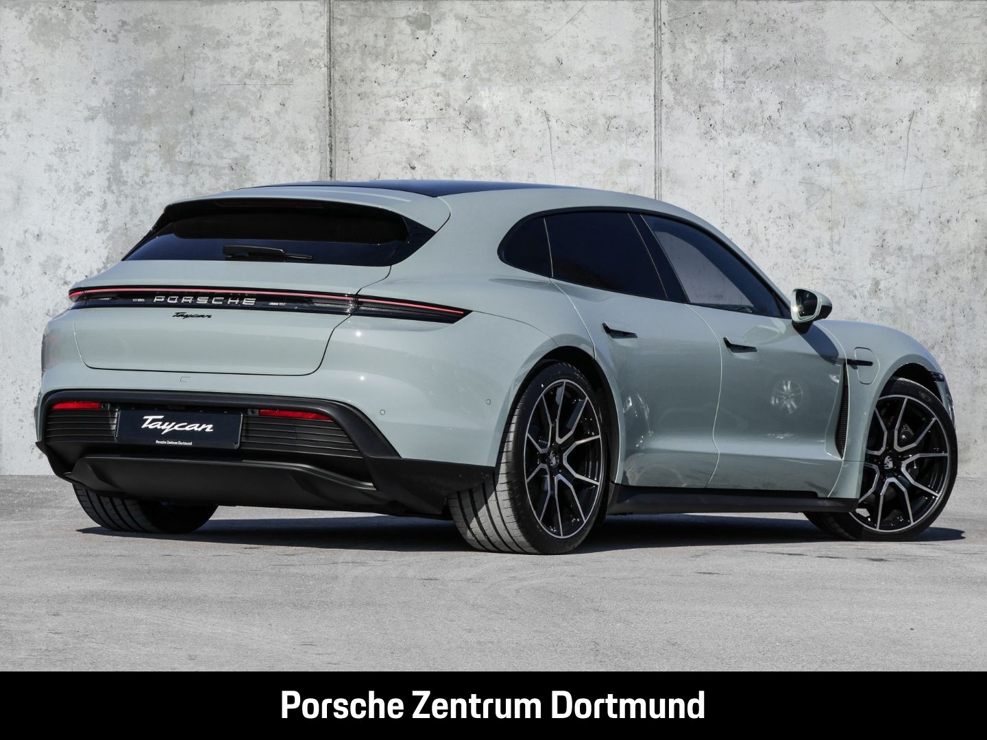 Porsche Taycan Sport Turismo Surround View  Panoramadach