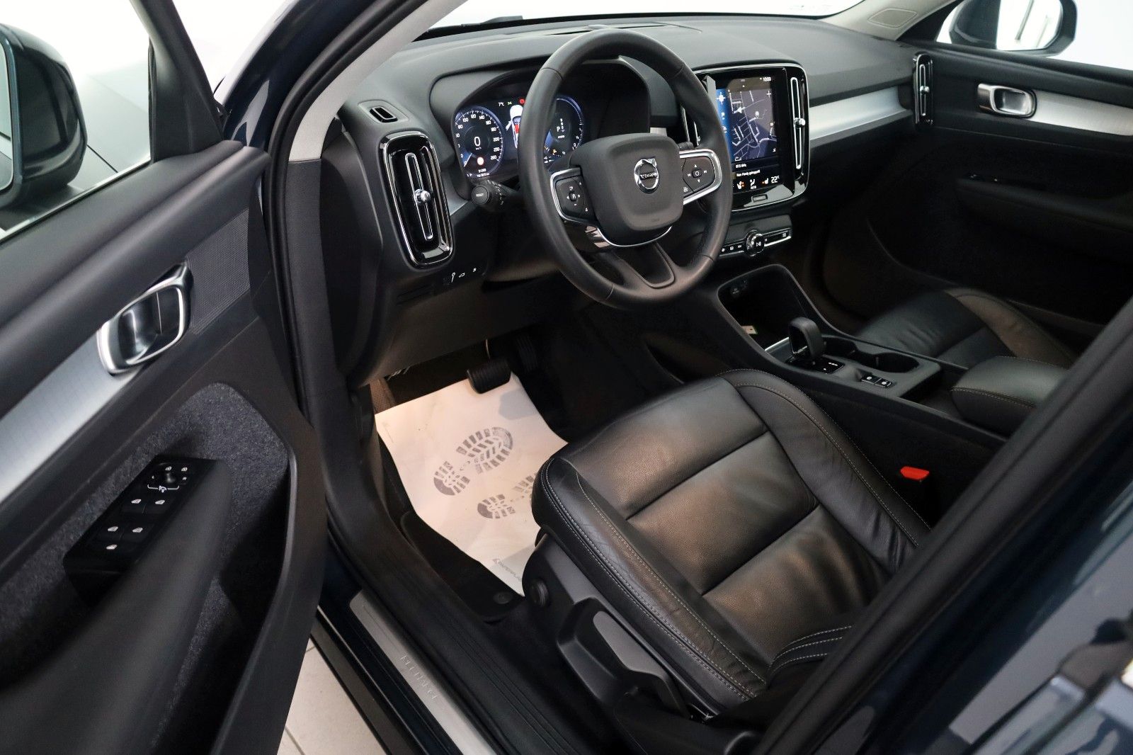 Volvo XC40 Inscription Expression,Leder,Navi,SH,AHK
