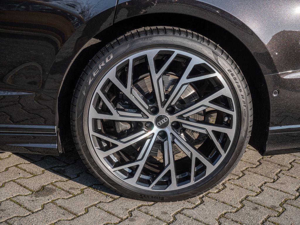 Audi A8 lang 60TFSI quattro - Samsaru's Car Outlet