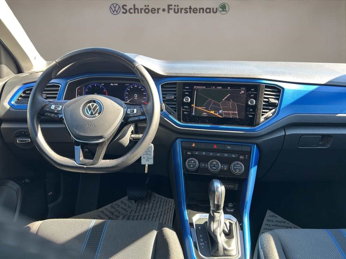 Volkswagen T-Roc Style 1.5 TSI DSG - Samsaru's Car Outlet