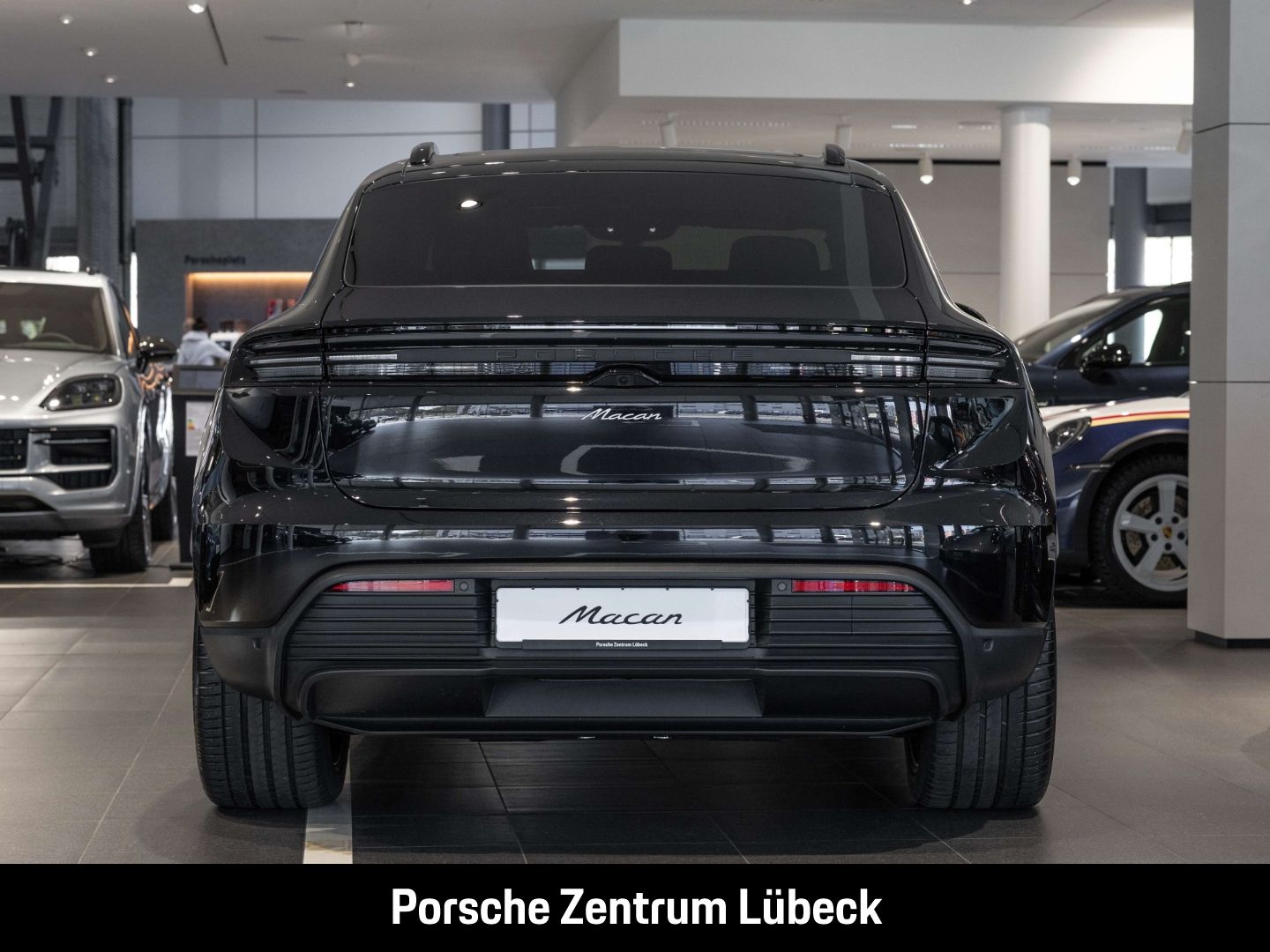 Porsche Macan - Samsaru's Car Outlet