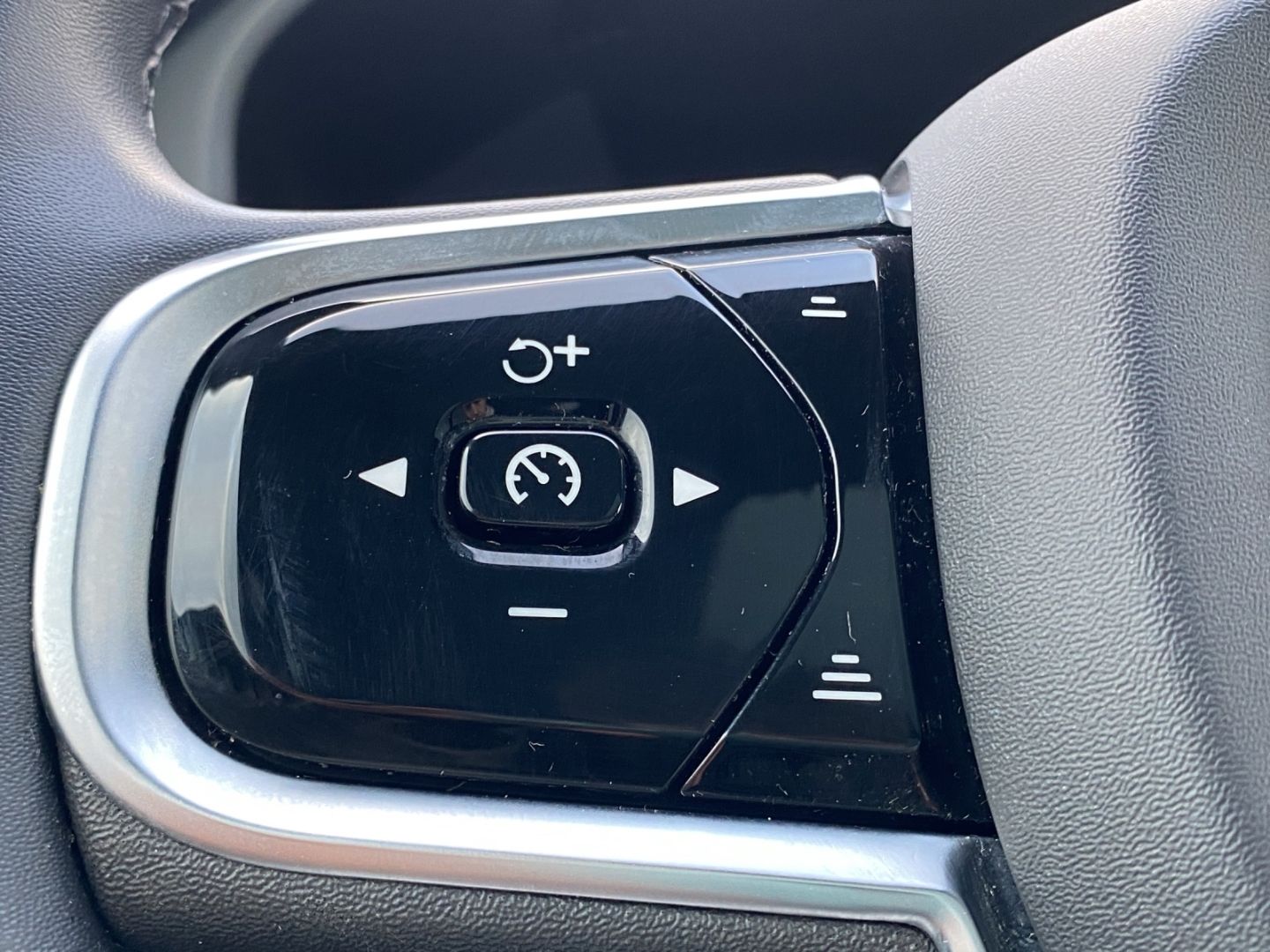 Volvo XC60 B5 D AWD Ultimate Bright 4Z.Klima SitzHZ.