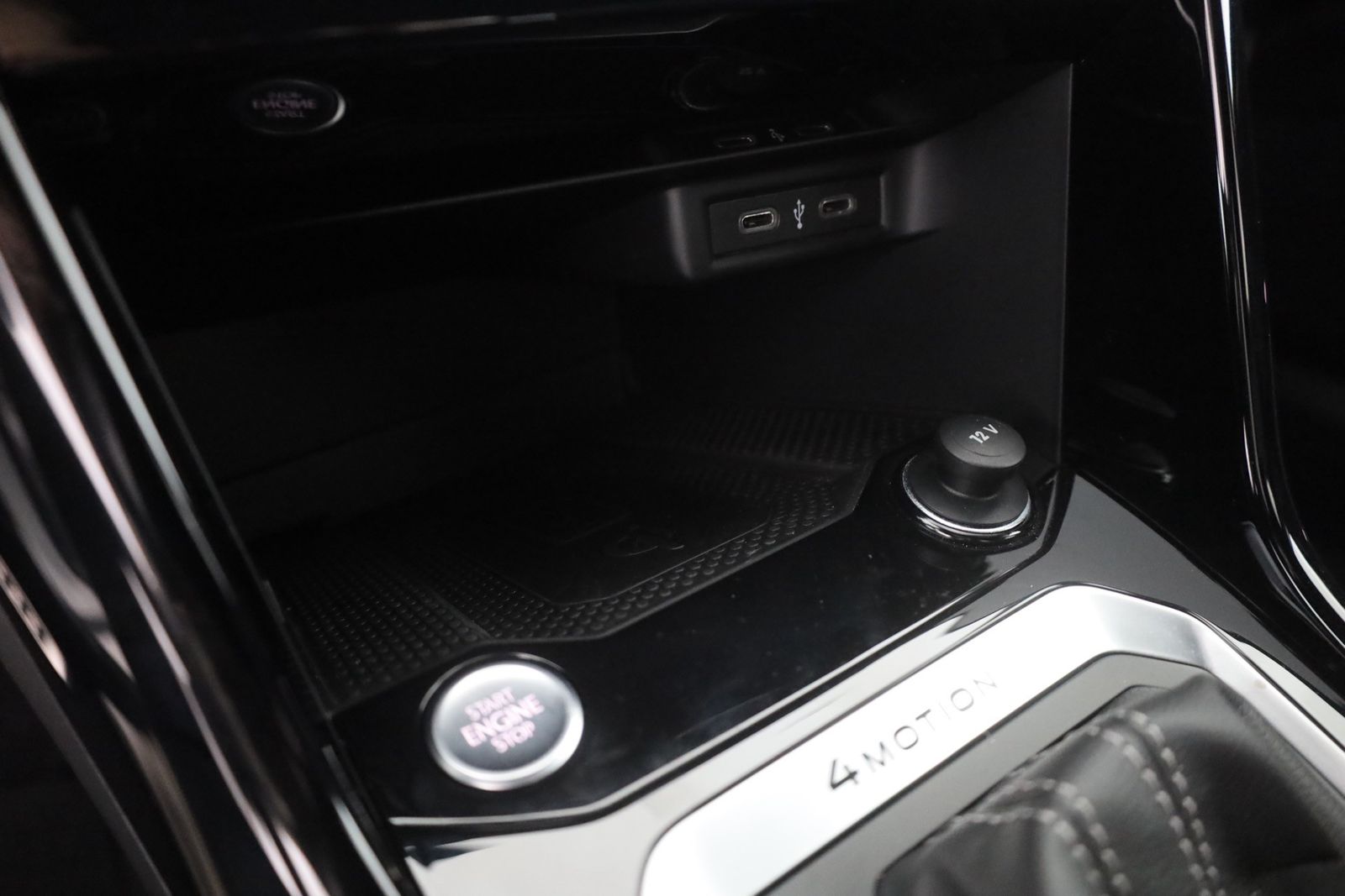 Volkswagen T-Roc 2.0 TSI R 4Motion - Samsaru's Car Outlet