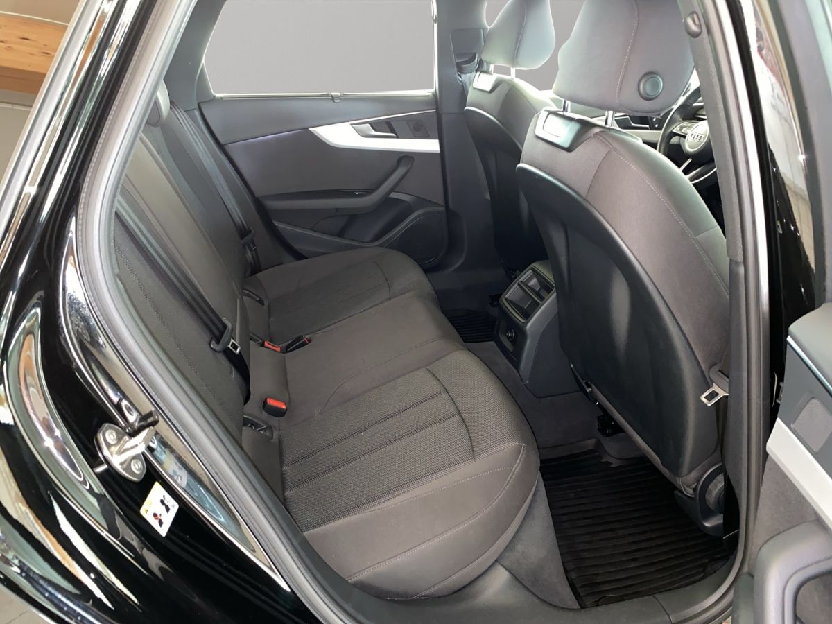 Audi A4 Avant 40 TFSI S tronic - Samsaru's Car Outlet