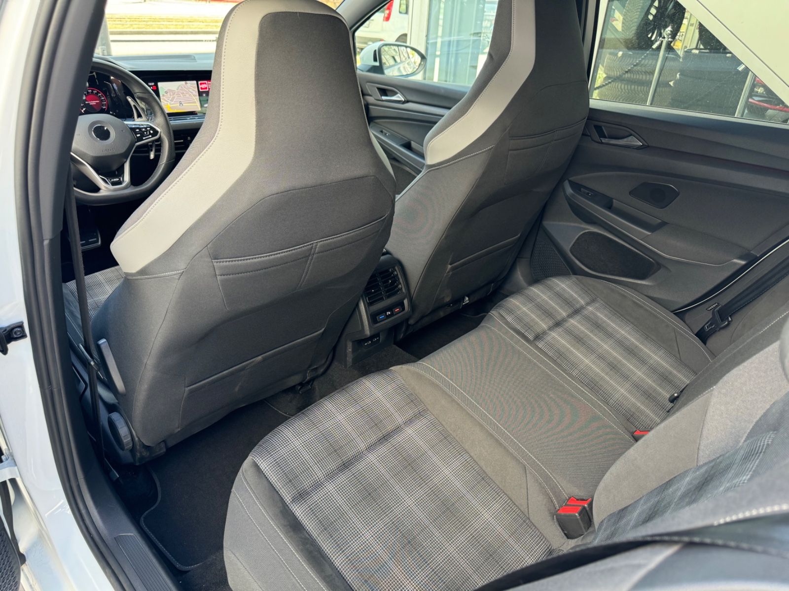 Volkswagen Golf VIII Lim. GTD - Samsaru's Car Outlet