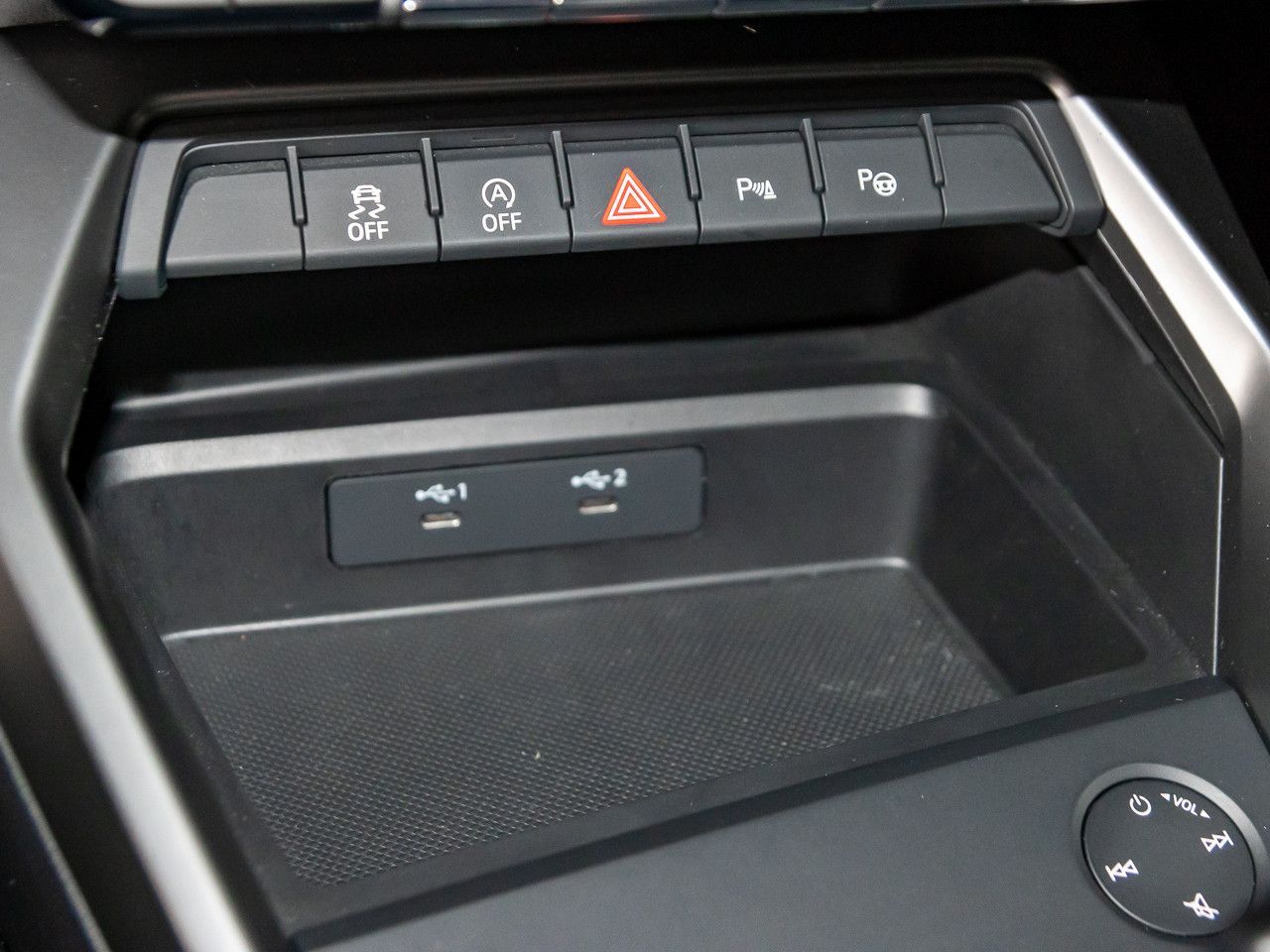 Audi A3 Limousine 35 TFSI S line - Samsaru's Car Outlet