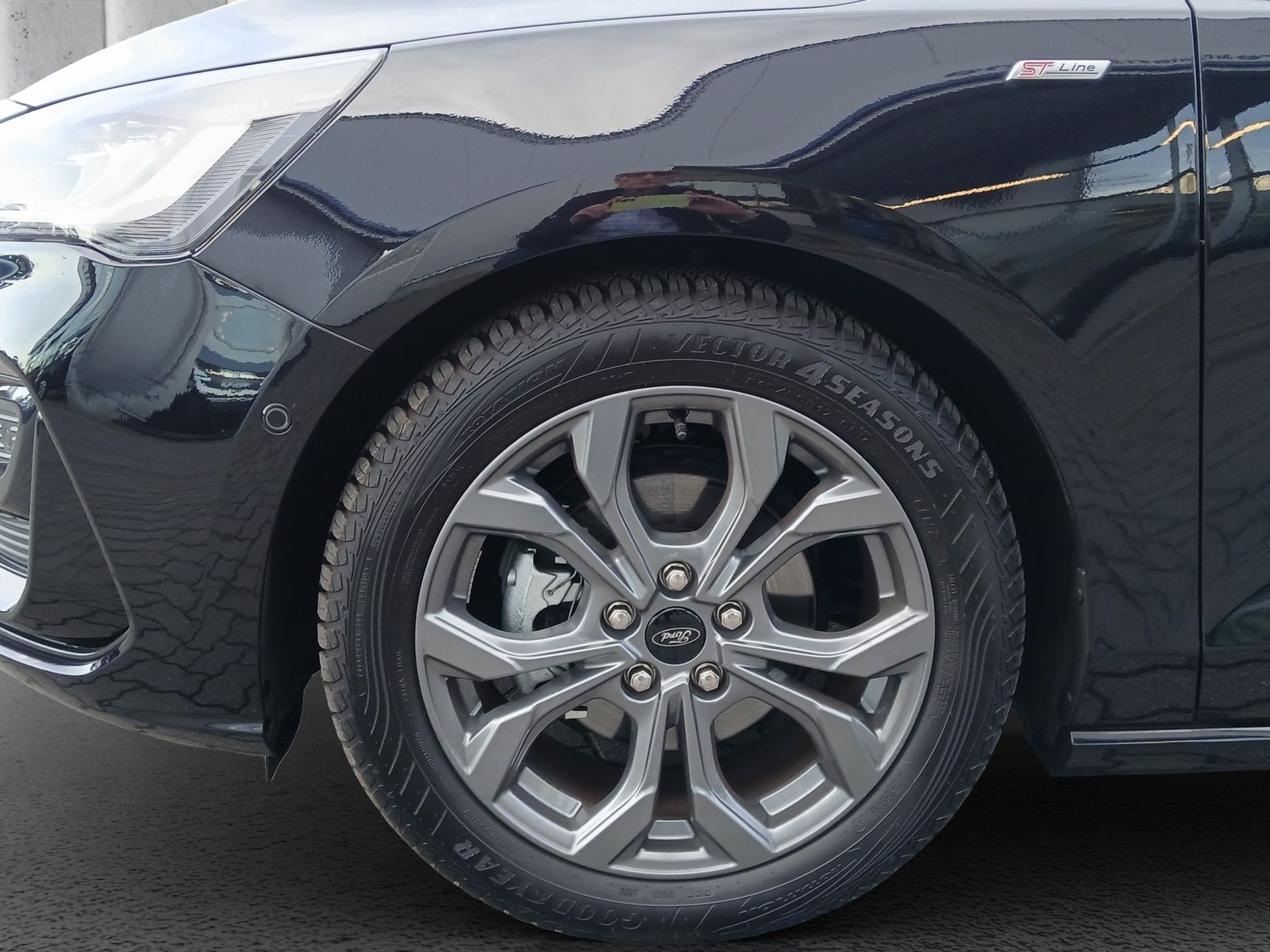 Ford Focus ST-Line X Turnier Aut.*AHK*ACC*HUD*KAM*NAV