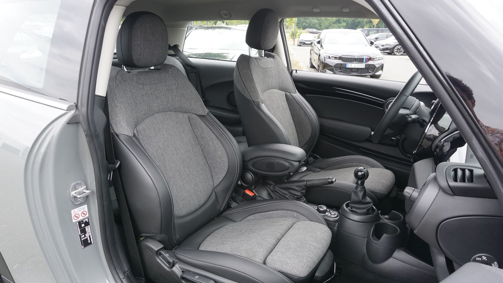MINI One Hatch - Samsaru's Car Outlet