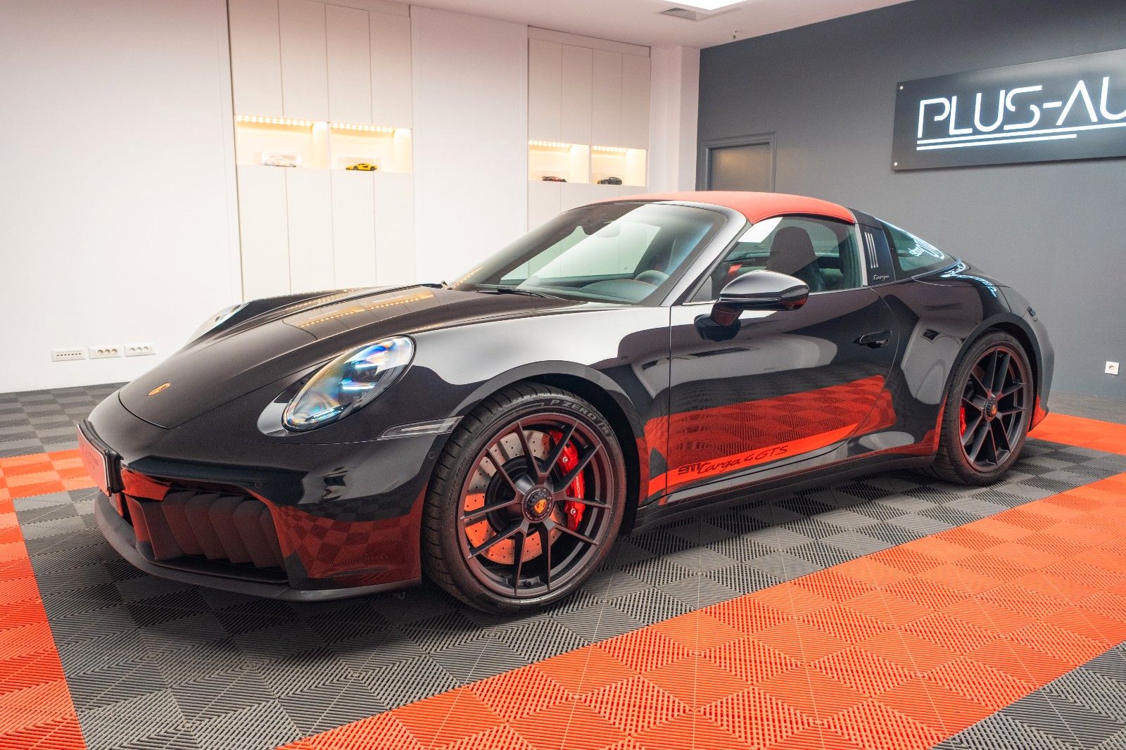 Porsche 911 Targa 4 GTS T-Hybrid