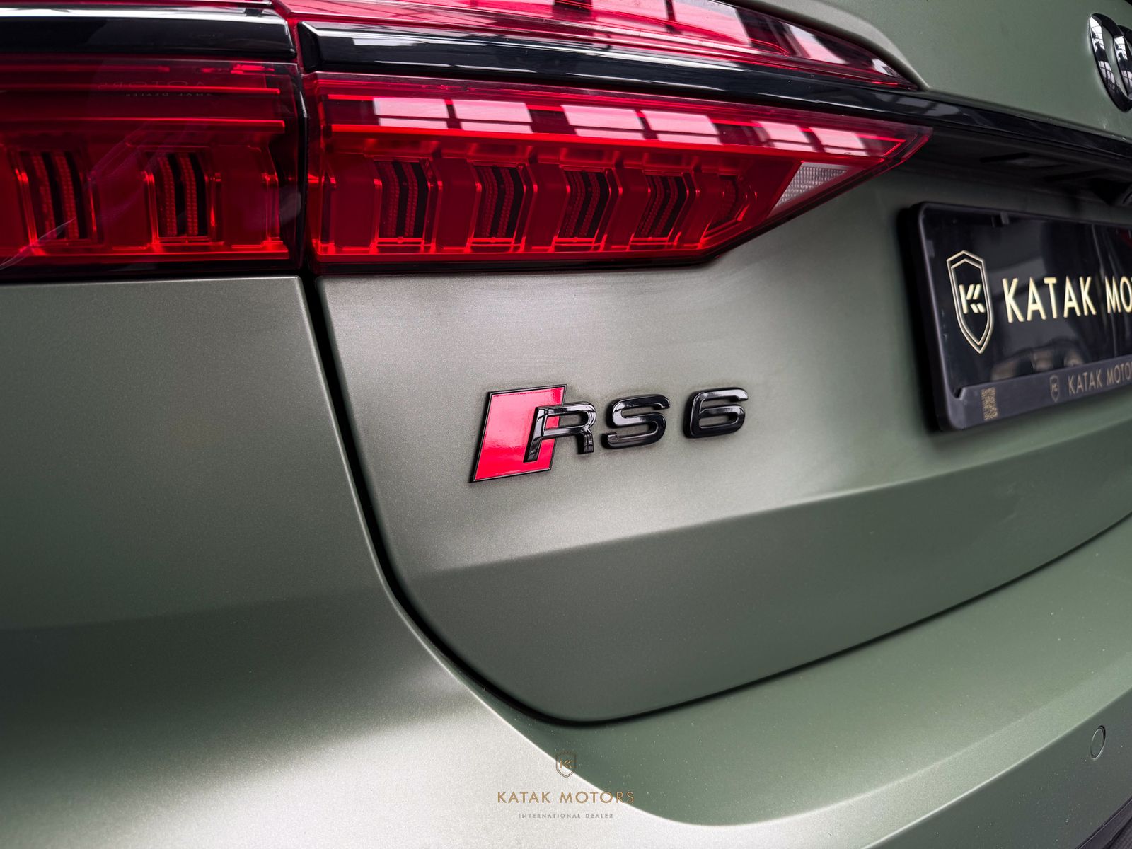 Audi RS6 PERFORMA/FULLCARBON/DYNAMIK+/PANO/B&O/HEADUP