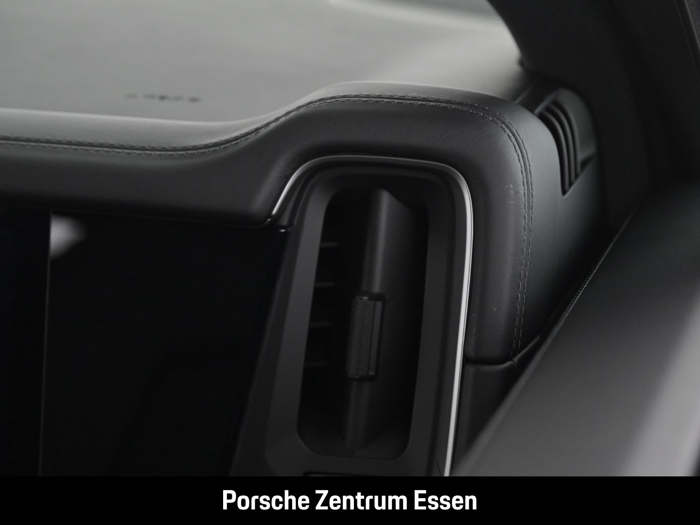 Porsche Cayenne S Coupe / Luftfederung Sportabgasanlage
