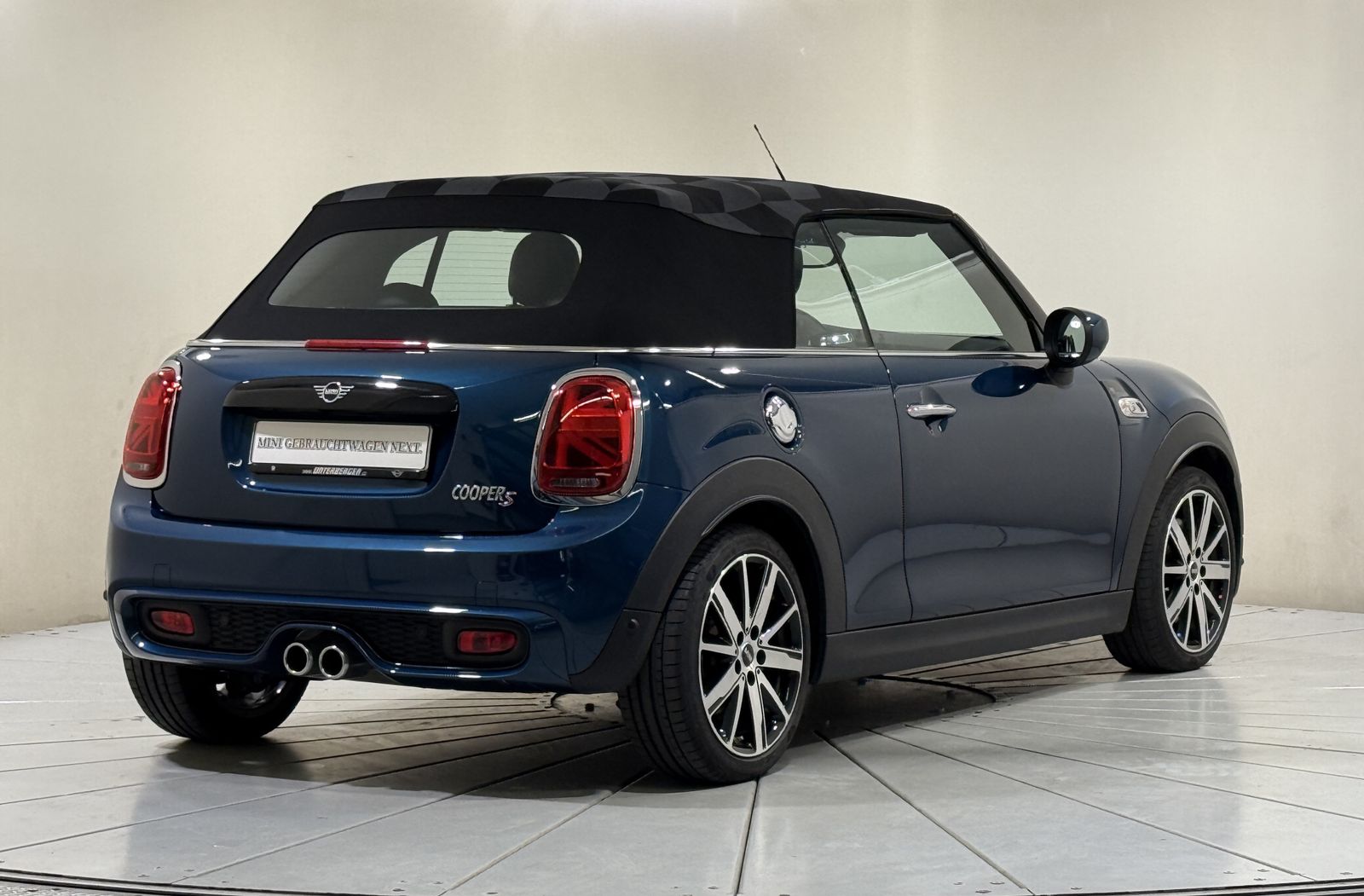 MINI Cooper S Cabrio Sidewalk - Samsaru's Car Outlet