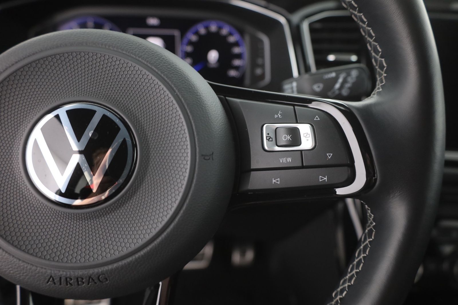 Volkswagen T-Roc 2.0 TSI R 4Motion - Samsaru's Car Outlet
