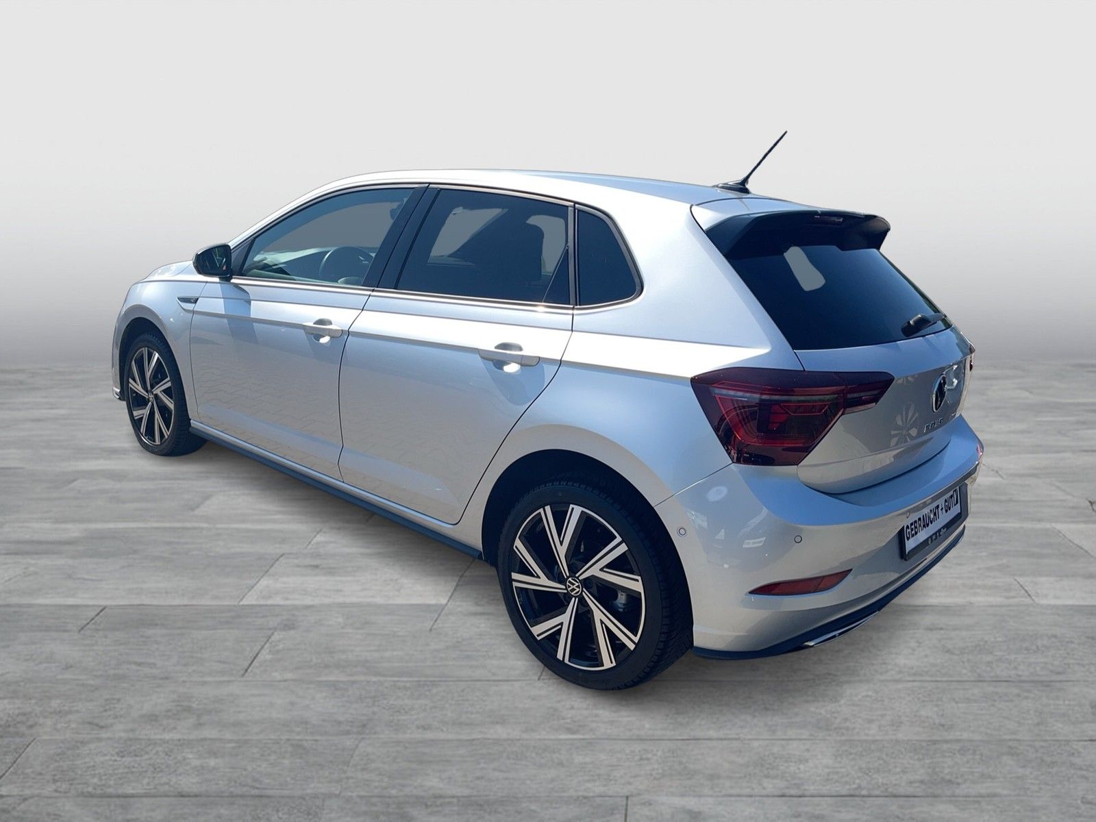 Volkswagen Polo R-Line 1.0 TSI DSG - Samsaru's Car Outlet