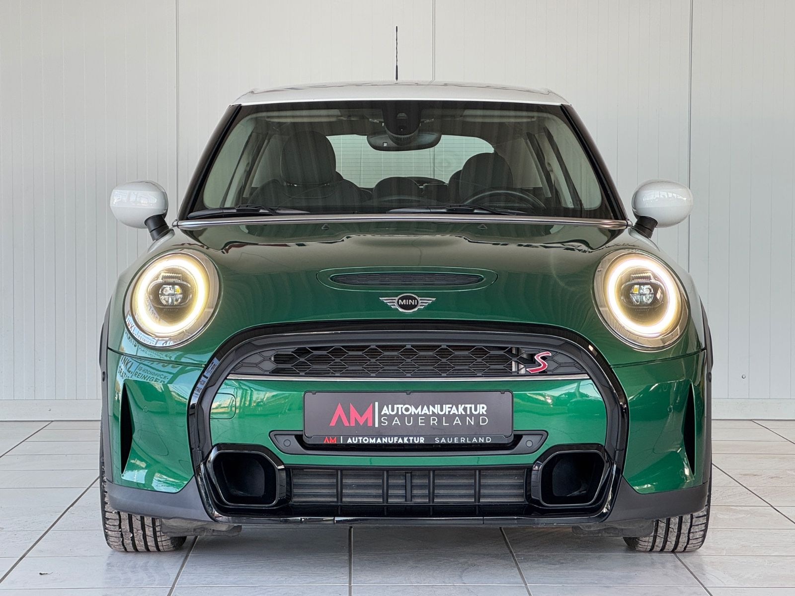 MINI Cooper S Classic - Samsaru's Car Outlet