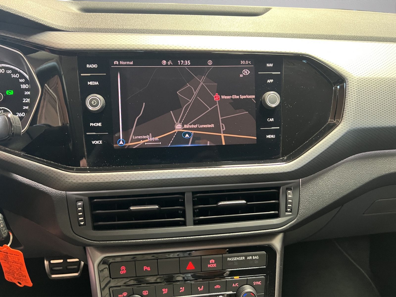 Volkswagen T-Cross Active 1.0l TSI - Samsaru's Car Outlet