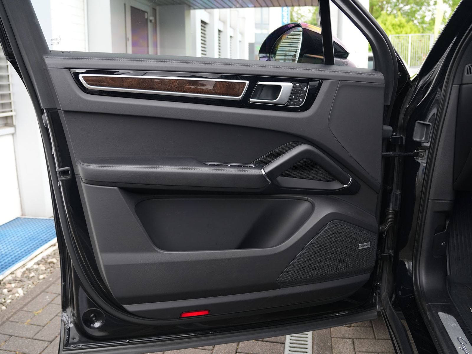 Porsche E-Hybrid MY24-INNODRIVE-ACC-LUFTF.-PANO-BOSE-RS