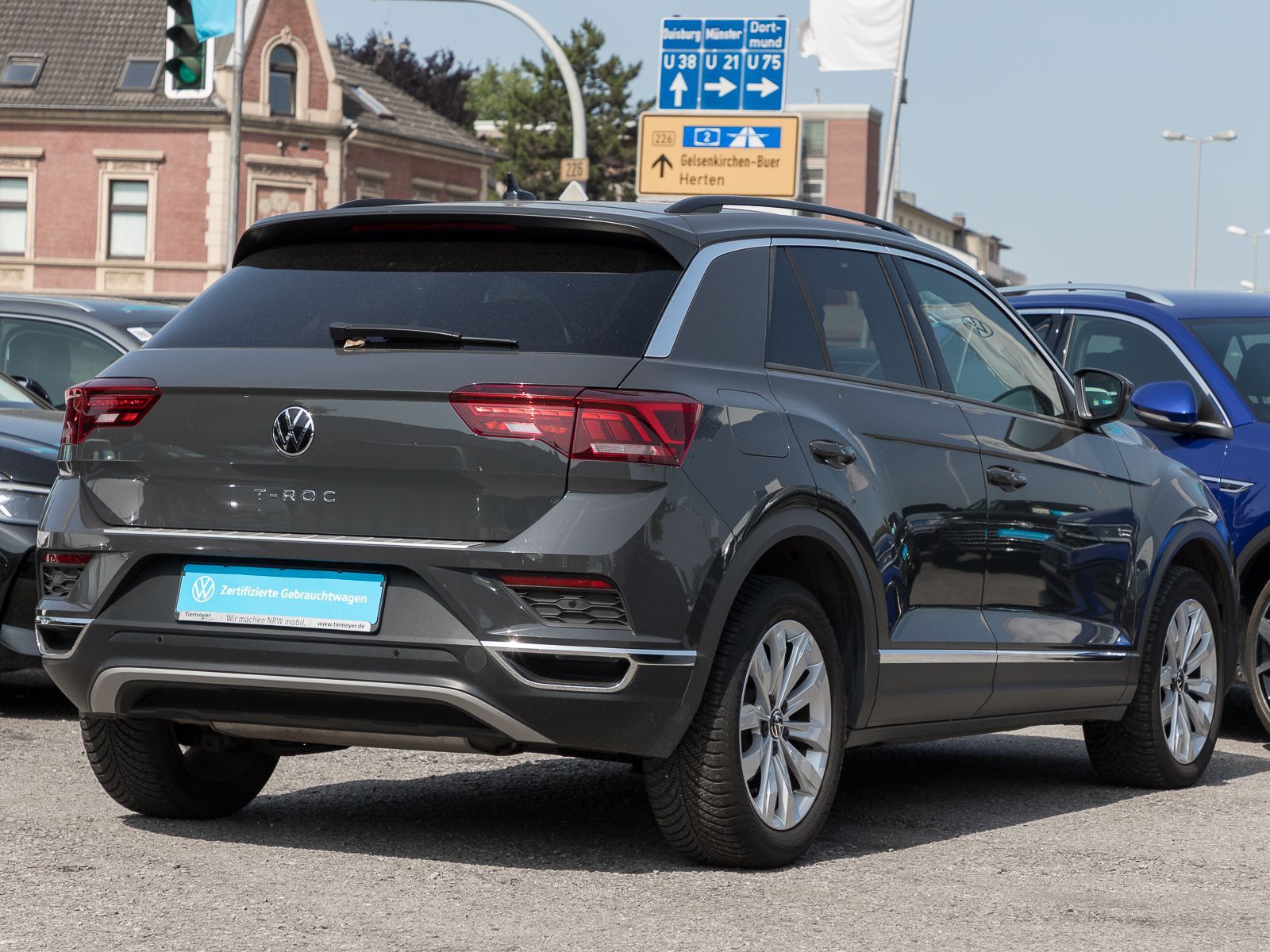 Volkswagen T-Roc 1.5 TSI DSG SPORT - Samsaru's Car Outlet