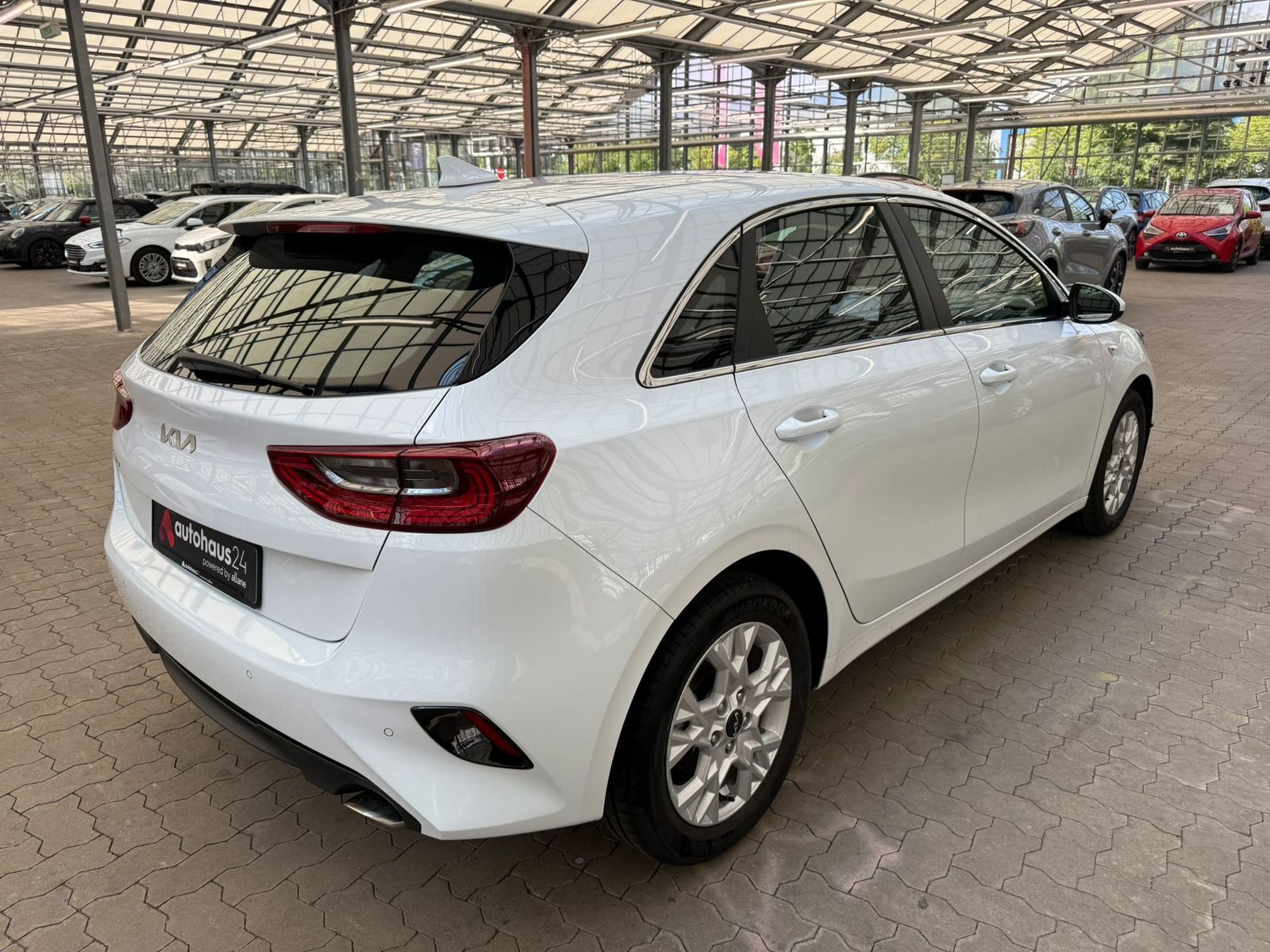 Kia Ceed 1.5 T-GDI Vision - Samsaru's Car Outlet