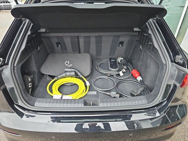 Audi A3 Sportback 40 TFSI e advanced S-tr. LED Navi