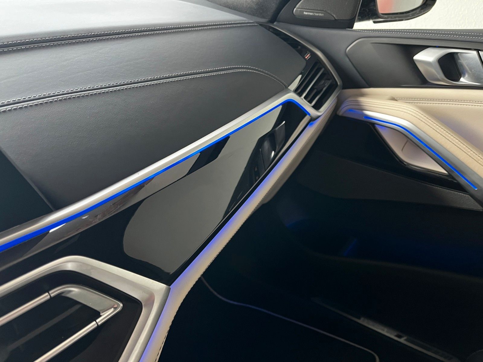 BMW X6 M50i AHK Leder Laser HUD DAProf Standhz