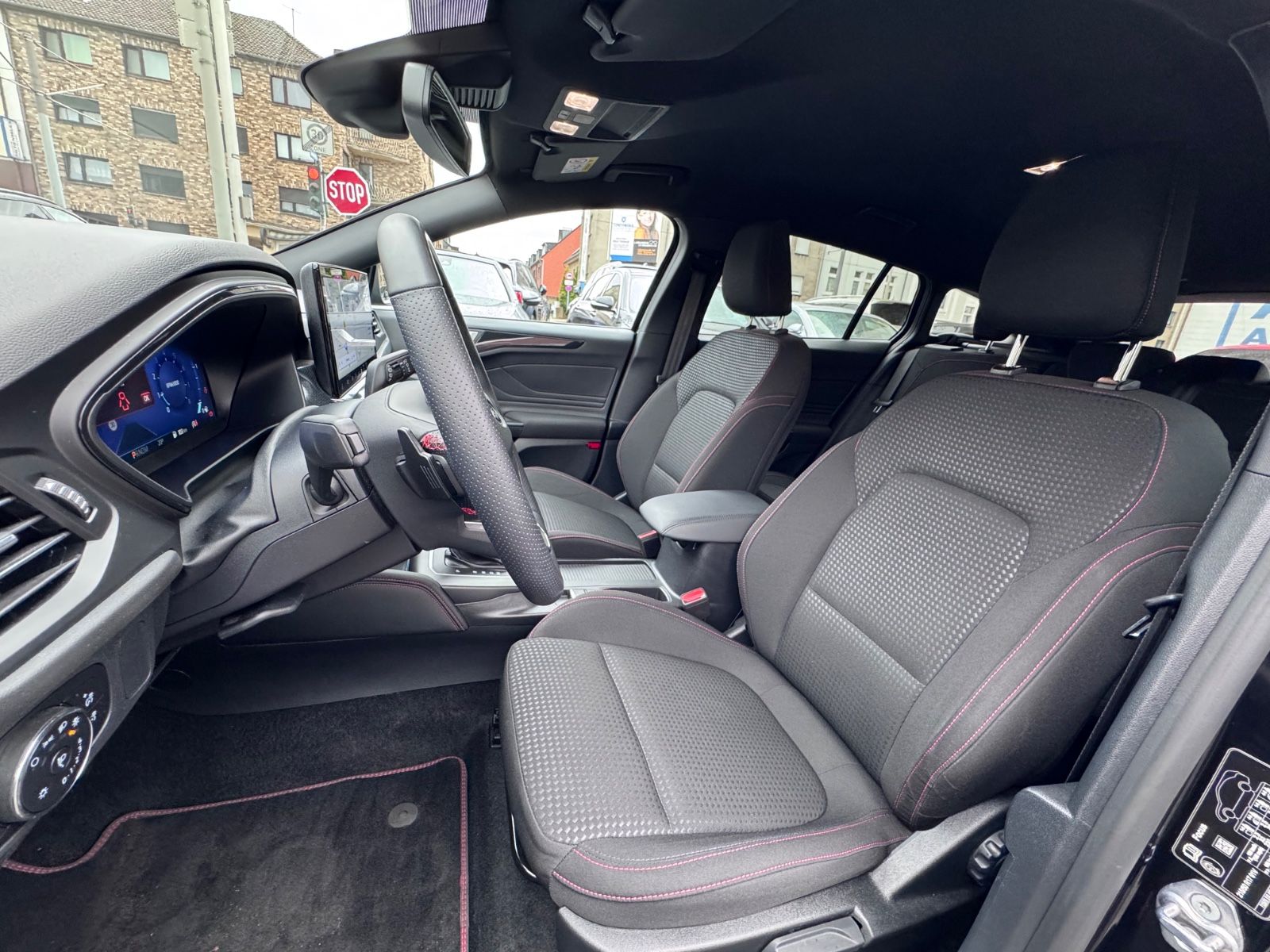 Ford Focus Turnier ST-Line X GROSSES-NAVI,AUTOMATIK