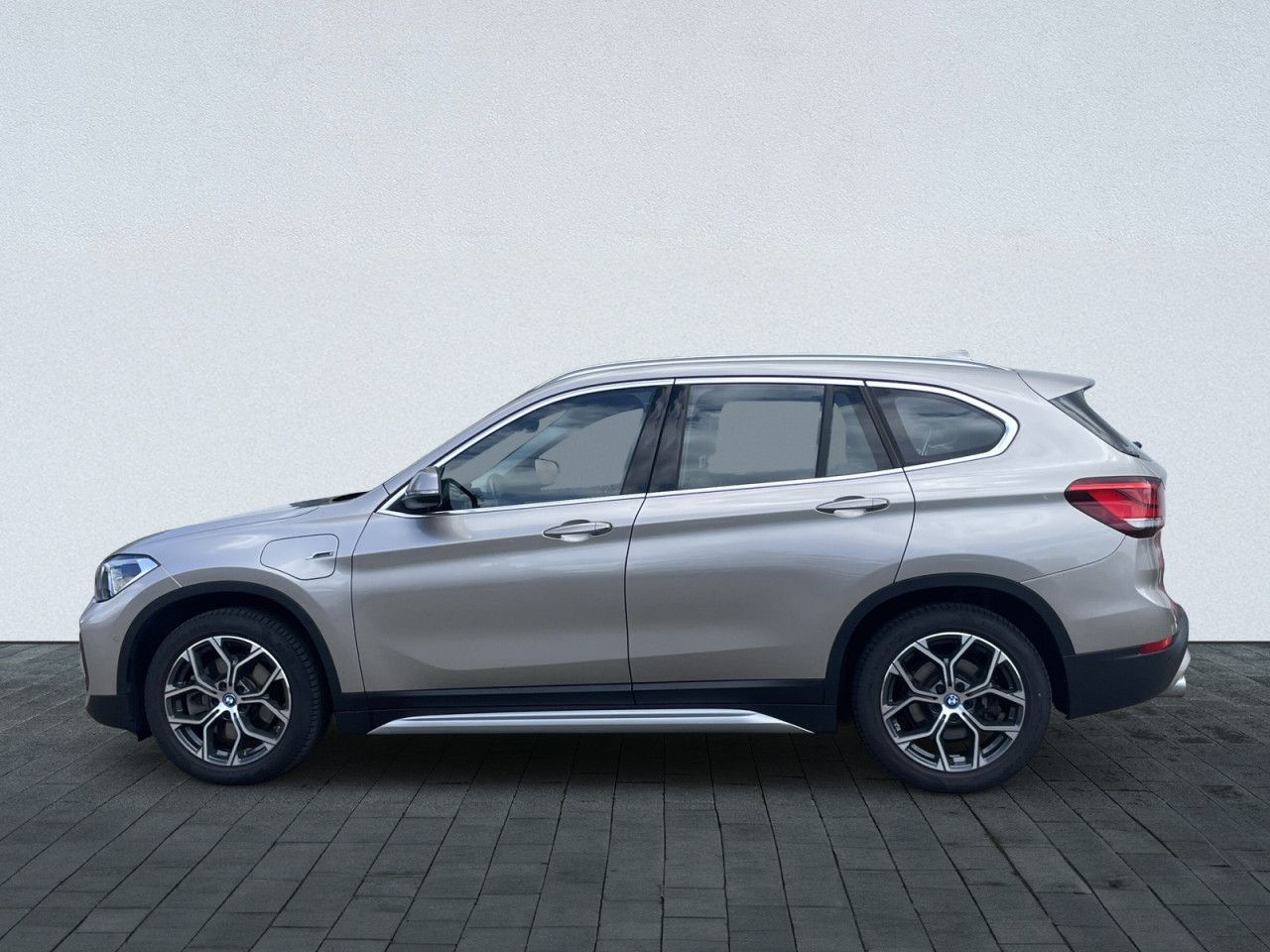BMW X1 xDrive25e X Line - Samsaru's Car Outlet