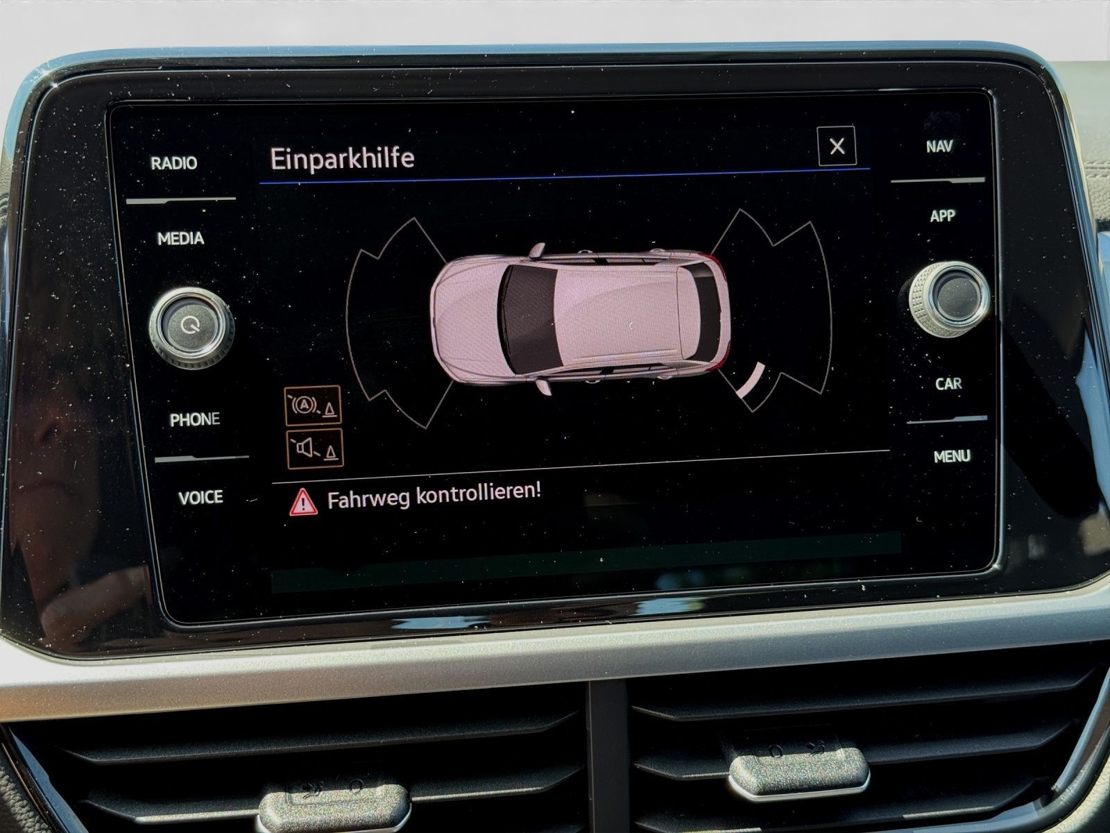 Volkswagen T-Roc 1.5 TSI DSG LIFE - Samsaru's Car Outlet