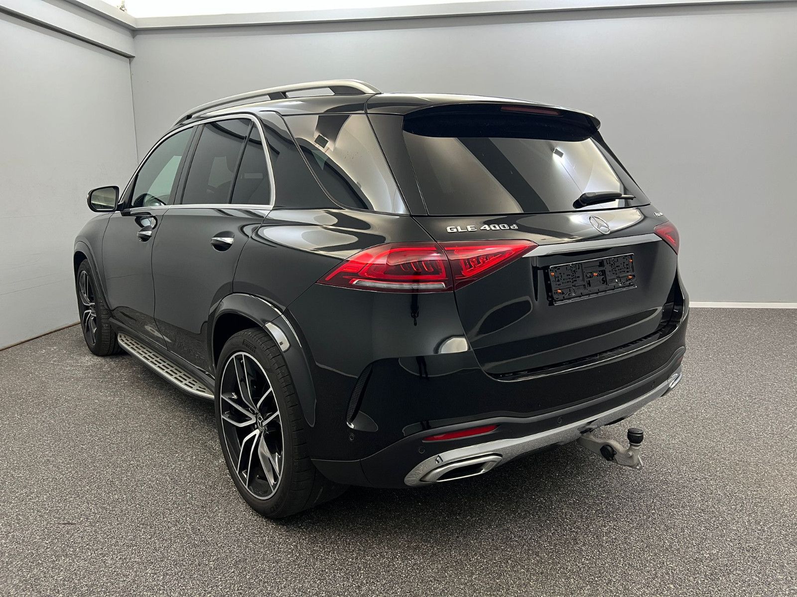 Mercedes-Benz GLE 400d 4M AMG-LINE*AIRM*BURME*PANO*AHK*ACC*22Z