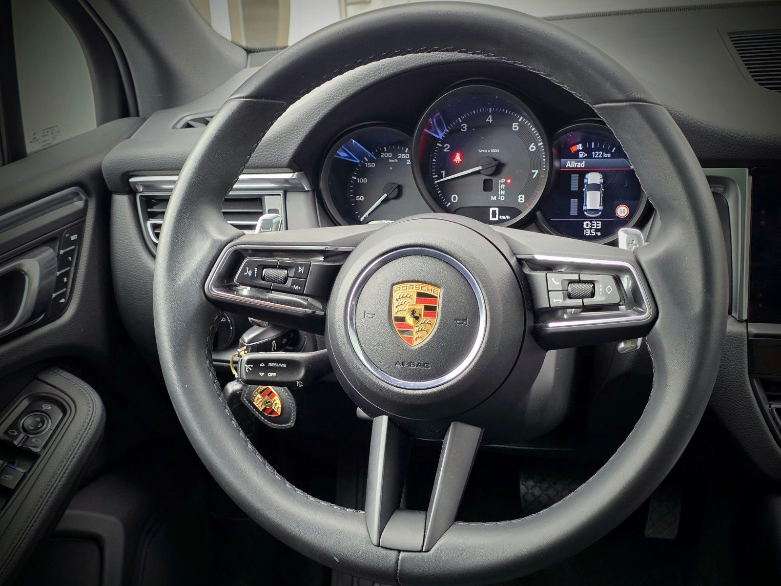 Porsche Macan - Samsaru's Car Outlet