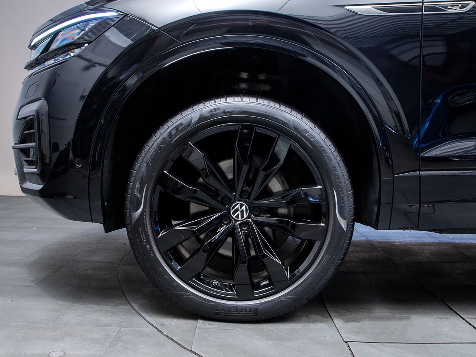 Volkswagen Touareg R-Line DYN Matrix 360°StandH.AHK Leder