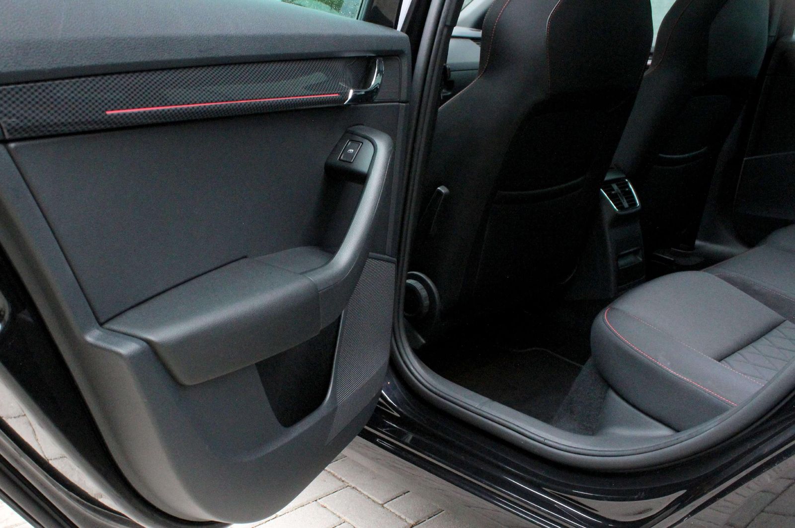 Skoda Octavia RS 4x4 - Samsaru's Car Outlet
