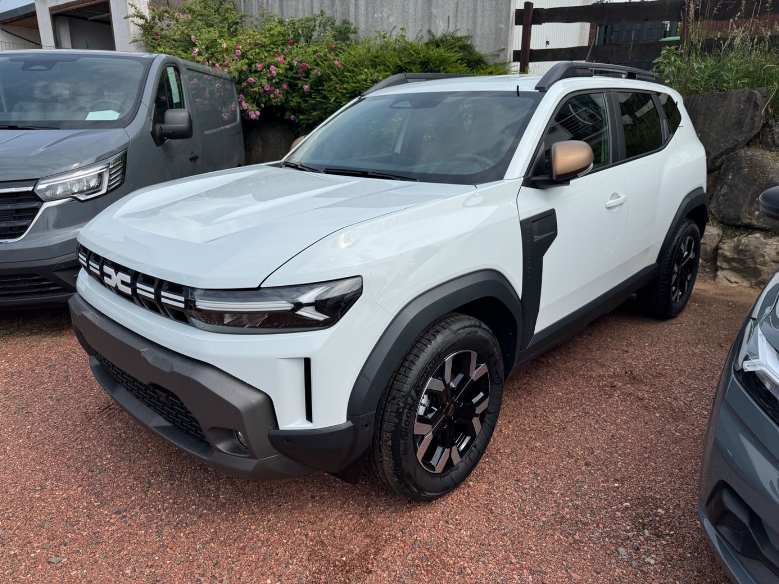Dacia Neuer Duster Extreme TCE 130 - Samsaru's Car Outlet
