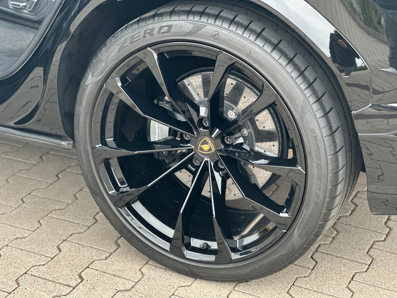 Lamborghini Urus 4.0 V8 - Samsaru's Car Outlet