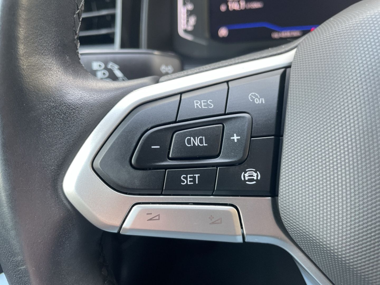 Volkswagen Taigo 1.0 TSI Life - Samsaru's Car Outlet