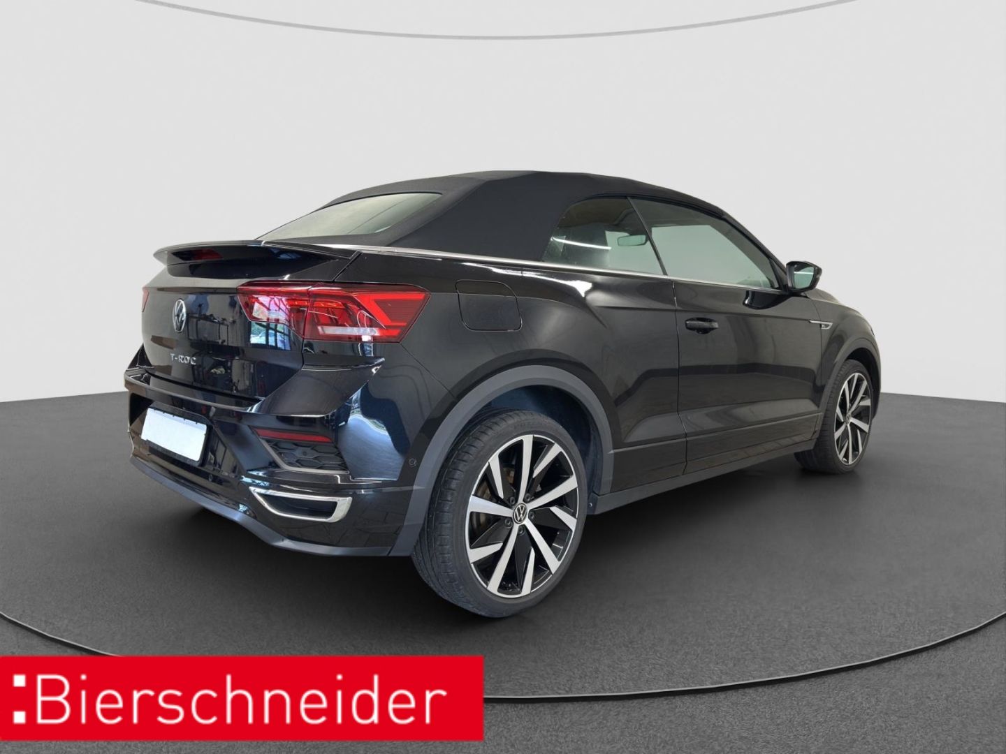 Volkswagen T-Roc 1.5 TSI DSG R-Line - Samsaru's Car Outlet