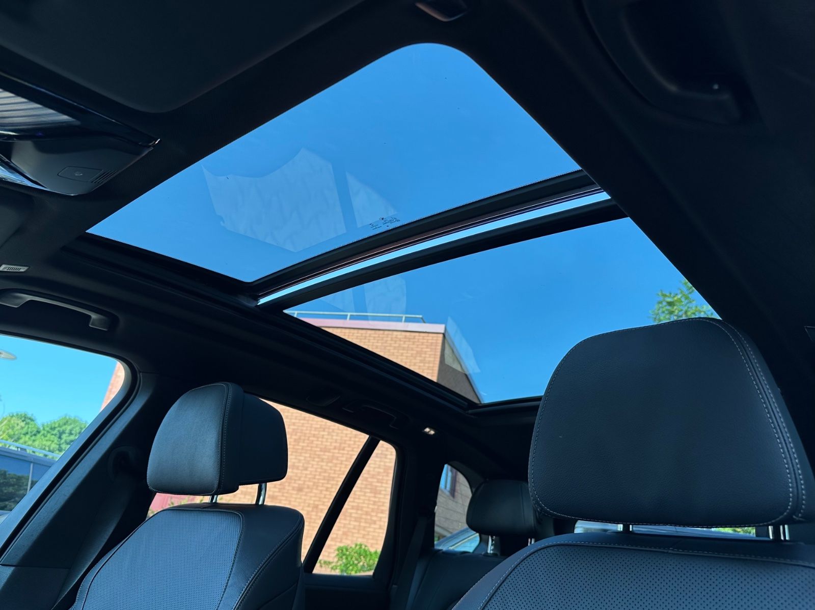BMW X5 M50i SAG Navi Leder Panor. 360° Laser AHK 22"