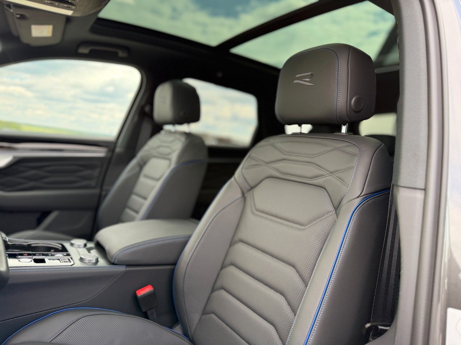 Volkswagen Touareg R eHYBRID+FINAL EDITION+AHK+PANO
