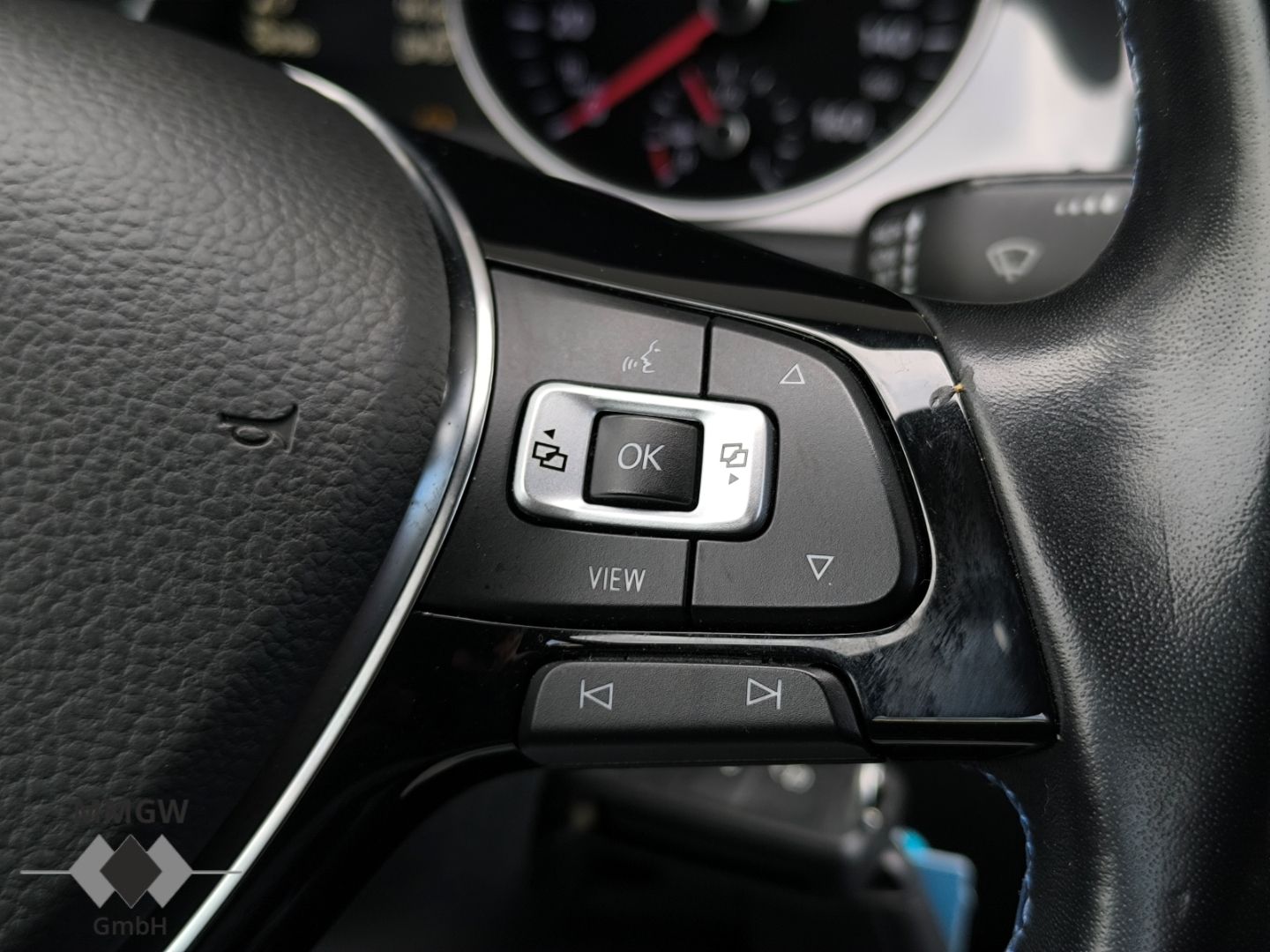 Volkswagen Golf VII e-e- - Samsaru's Car Outlet